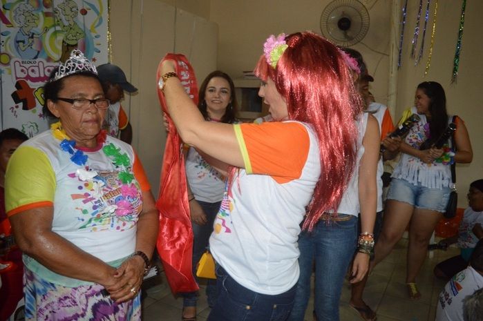 Idosos animam no Bloco Balança mas não Cai no carnaval 2015 - Imagem 27