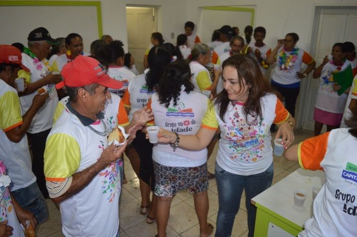 Idosos animam no Bloco Balança mas não Cai no carnaval 2015 - Imagem 38