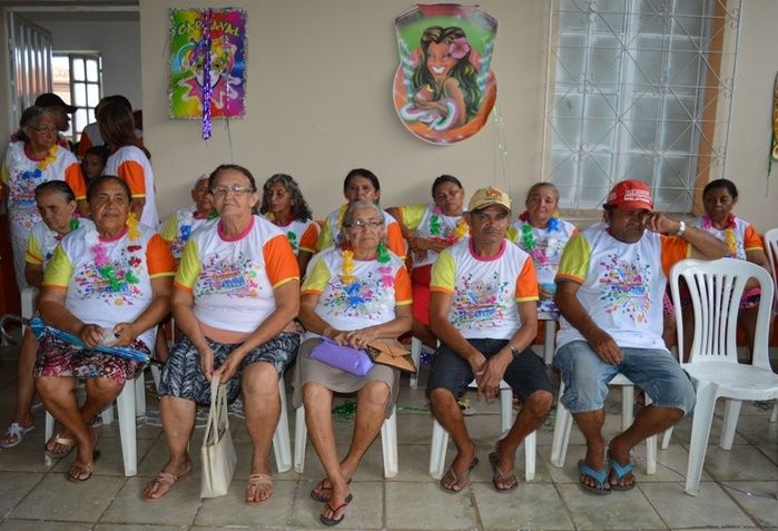 Idosos animam no Bloco Balança mas não Cai no carnaval 2015 - Imagem 4