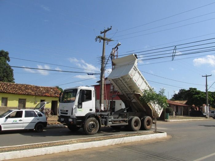 Equipe de iluminação troca lâmpadas no Centro e Bairros de Agricolândia - Imagem 5