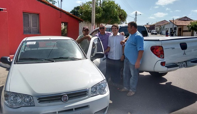 Prefeito de Buriti dos Lopes entrega três veículos para administração municipal - Imagem 4