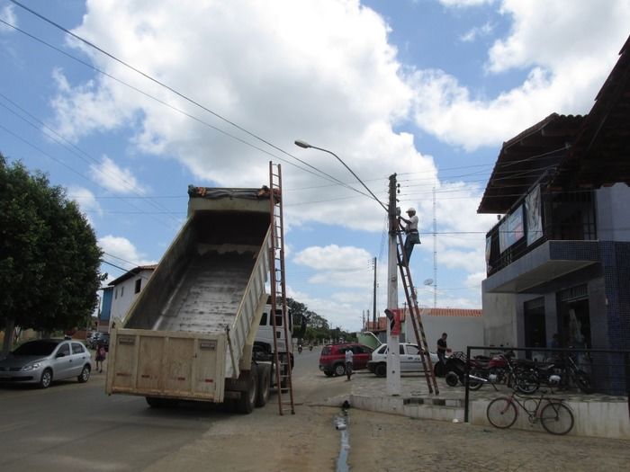 Equipe de iluminação troca lâmpadas no Centro e Bairros de Agricolândia - Imagem 13