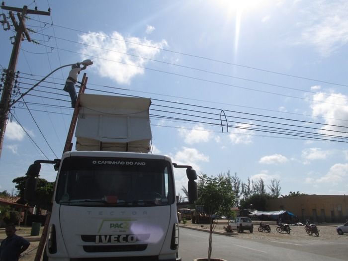Equipe de iluminação troca lâmpadas no Centro e Bairros de Agricolândia - Imagem 9