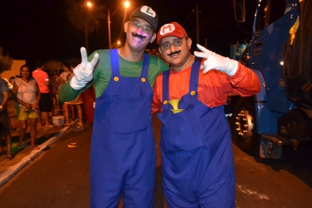 Corso e banda Nairê agitam a primeira noite de Carnaval em Campo Maior - Imagem 5