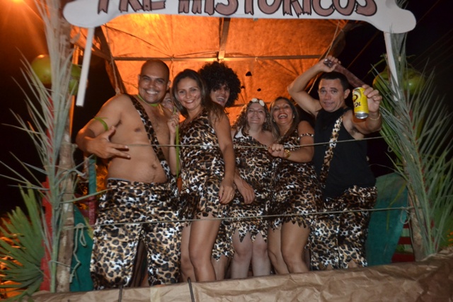 Corso e banda Nairê agitam a primeira noite de Carnaval em Campo Maior - Imagem 7