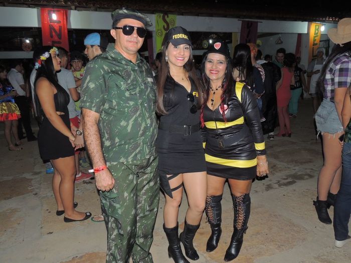 Público prestigia o Baile à Fantasia realizado sexta na AABB - Imagem 3