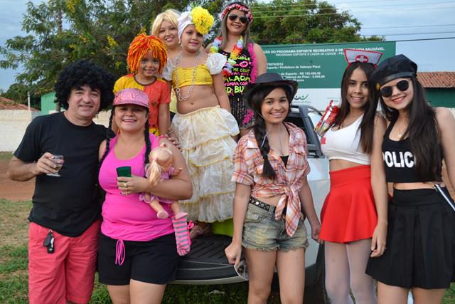 Venicio do Ó e prefeitos da região participam do corso em Valença   - Imagem 11