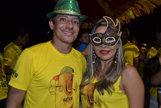 Venicio do Ó e prefeitos da região participam do corso em Valença   - Imagem 54