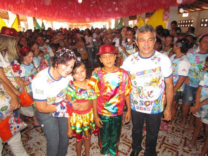 Prefeito Edílson Capote participa do terceiro carnaval do idoso - Imagem 4