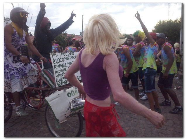 Desfile dos Blocos Só Amigos e Bota pra Moer animam o carnaval em Inhuma - Imagem 11