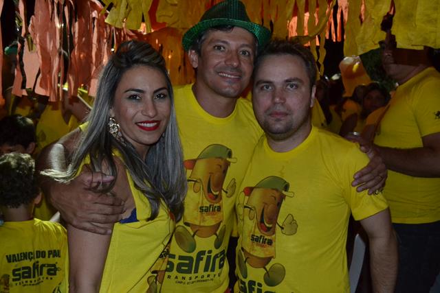 Venicio do Ó e prefeitos da região participam do corso em Valença   - Imagem 68