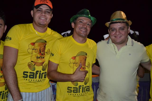 Venicio do Ó e prefeitos da região participam do corso em Valença   - Imagem 44