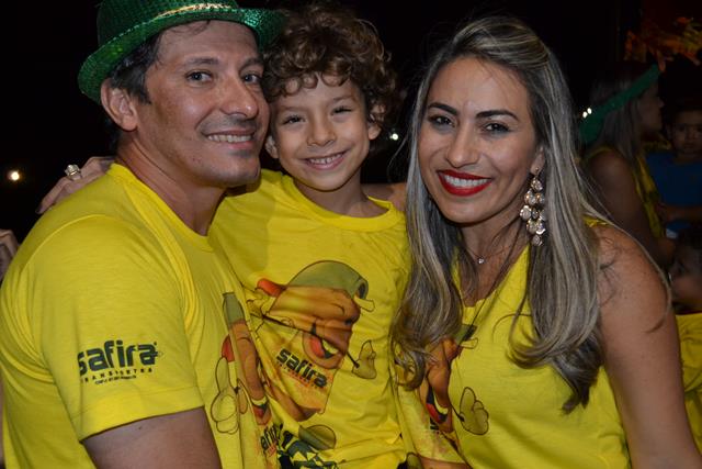 Venicio do Ó e prefeitos da região participam do corso em Valença   - Imagem 57