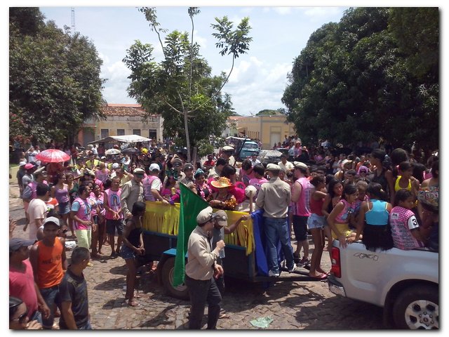 Bloco “Vai Quem Quer” arrasta multidão em Inhuma - Imagem 24