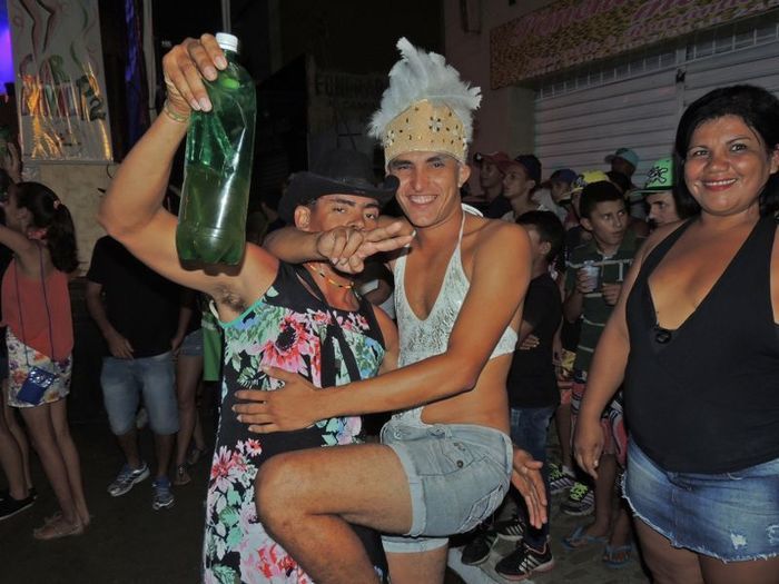 Quase 10 Mil pessoas estavam no corrador da folia da 2ª noite de carnaval - Imagem 24