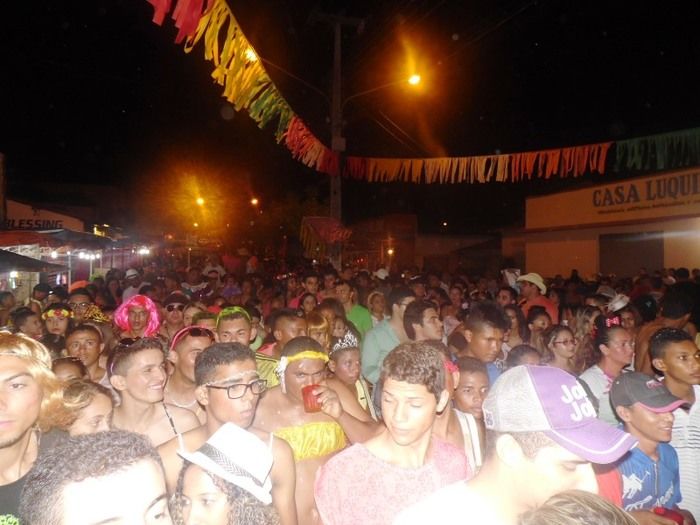 Bloco Os Gatões arrasta quase 25 mil pessoas para avenida - Imagem 35