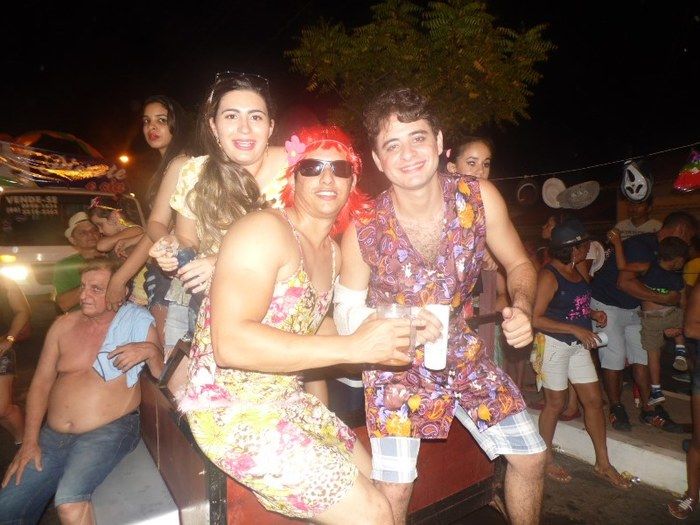 Bloco Os Gatões arrasta quase 25 mil pessoas para avenida - Imagem 37