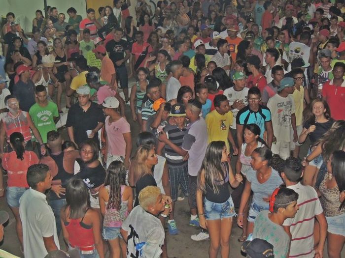 Quase 10 Mil pessoas estavam no corrador da folia da 2ª noite de carnaval - Imagem 17