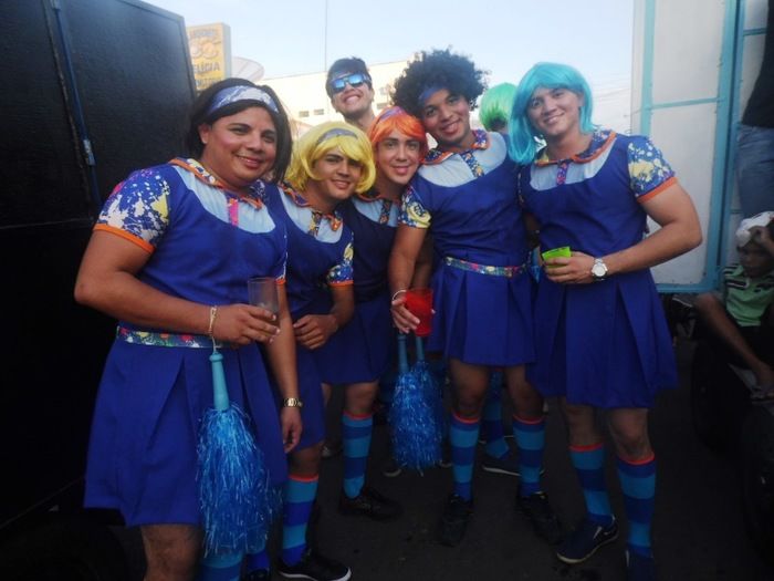 Bloco Os Gatões arrasta quase 25 mil pessoas para avenida - Imagem 13