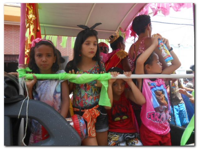 Bloco “Vai Quem Quer” arrasta multidão em Inhuma - Imagem 13