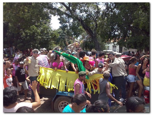 Bloco “Vai Quem Quer” arrasta multidão em Inhuma - Imagem 25