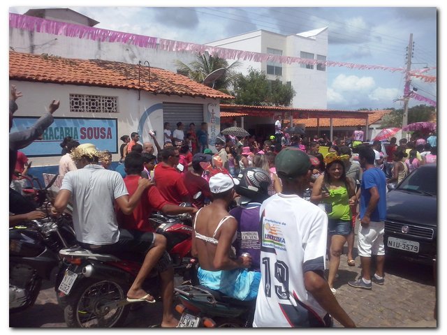 Bloco “Vai Quem Quer” arrasta multidão em Inhuma - Imagem 37