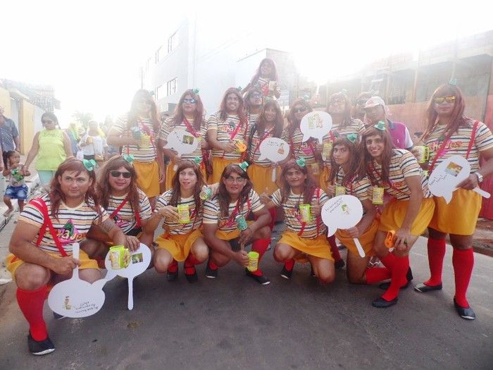 Bloco Os Gatões arrasta quase 25 mil pessoas para avenida - Imagem 1
