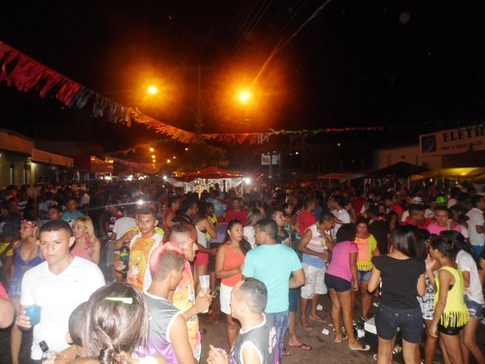 Veja cobertura da segunda noite do carnaval em União; fotos! - Imagem 32