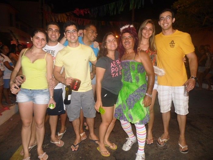 Bloco Os Gatões arrasta quase 25 mil pessoas para avenida - Imagem 43