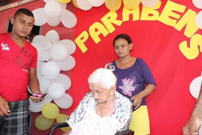 Senhora completa 100 anos e recebe homenagem surpresa família em São João do Arraial - Imagem 5