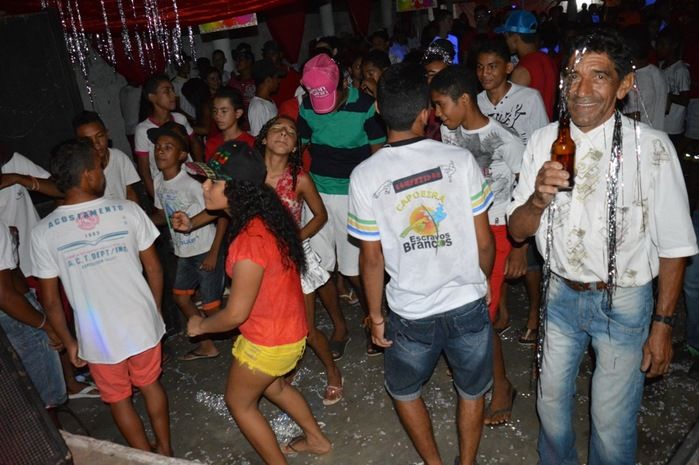 Sucesso no IV Baile Vermelho e Branco - Imagem 18