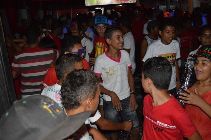 Sucesso no IV Baile Vermelho e Branco - Imagem 23