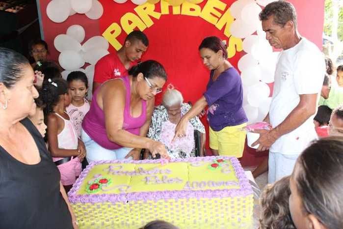Senhora completa 100 anos e recebe homenagem surpresa família em São João do Arraial - Imagem 6