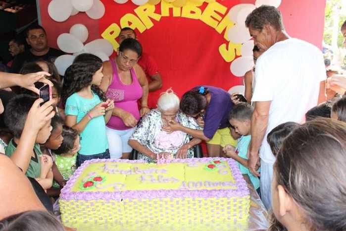 Senhora completa 100 anos e recebe homenagem surpresa família em São João do Arraial - Imagem 11