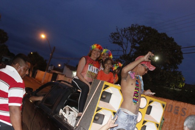 Blocos de rua animam segundo dia de carnaval em Miguel Alves - Imagem 12