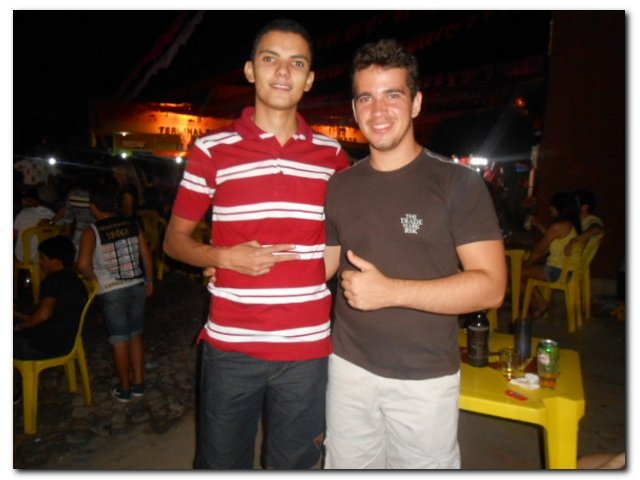 Terceira noite de Carnaval em Inhuma atrai muitos foliões - Imagem 26