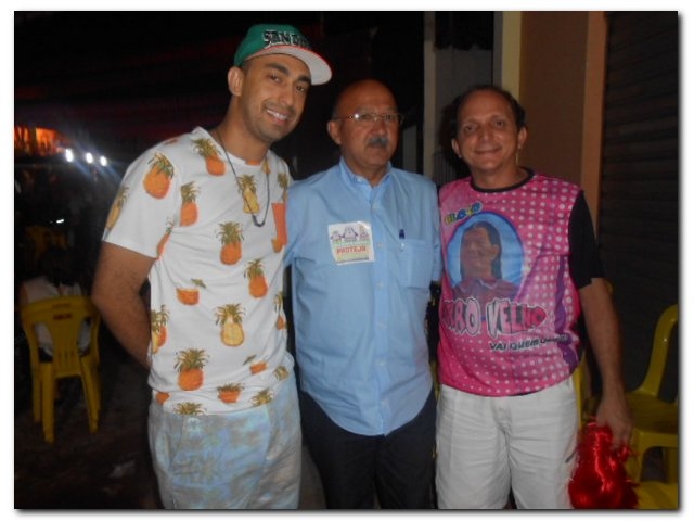 Terceira noite de Carnaval em Inhuma atrai muitos foliões - Imagem 25