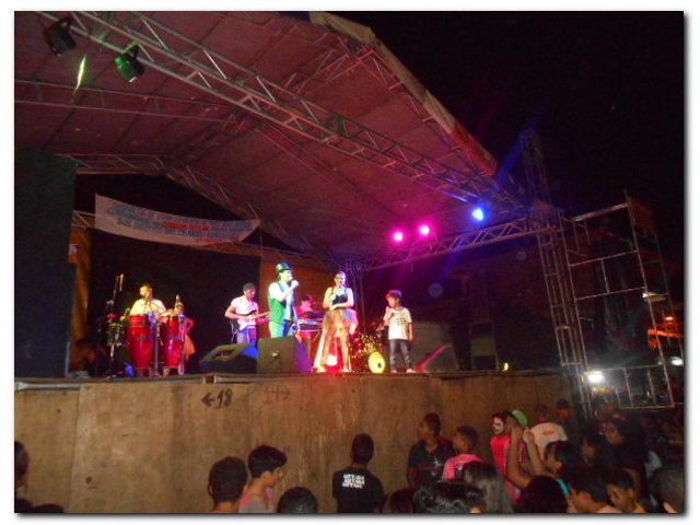 Terceira noite de Carnaval em Inhuma atrai muitos foliões - Imagem 3