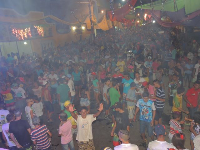 Público surpreende na primeira noite de Carnaval de Pedro II - Imagem 39