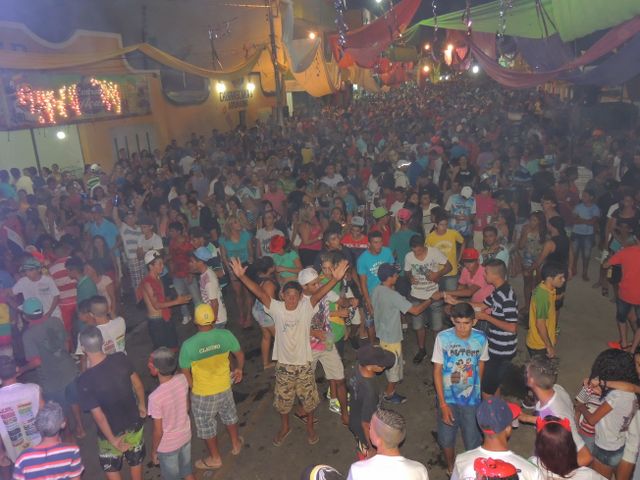 Público surpreende na primeira noite de Carnaval de Pedro II - Imagem 40