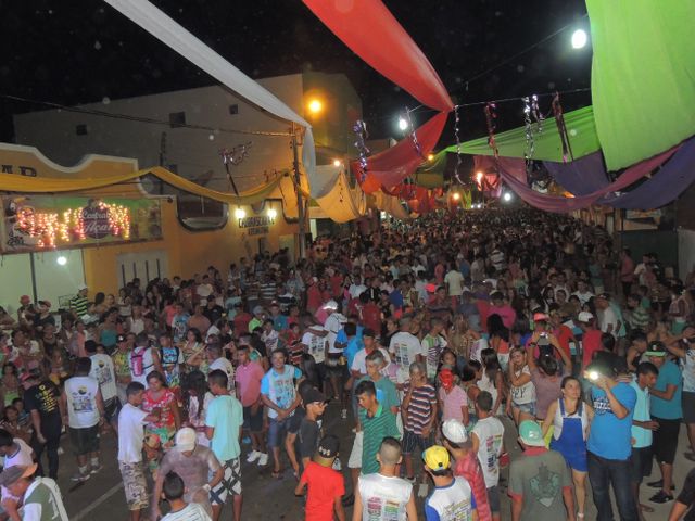 Público surpreende na primeira noite de Carnaval de Pedro II - Imagem 15