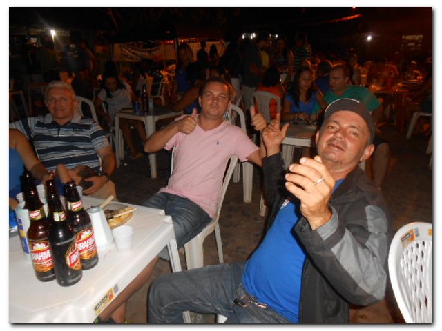 Terceira noite de Carnaval em Inhuma atrai muitos foliões - Imagem 17