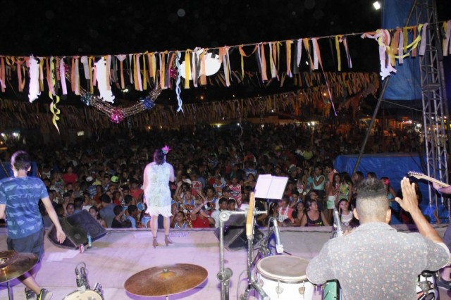 Blocos de rua animam segundo dia de carnaval em Miguel Alves - Imagem 20