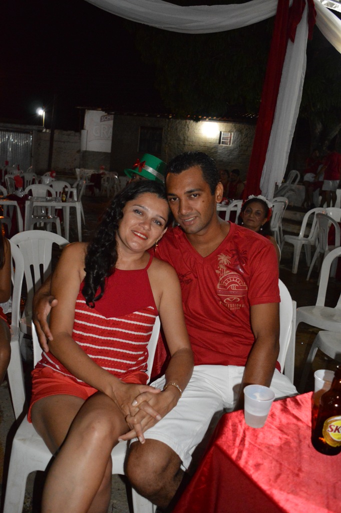 Sucesso no IV Baile Vermelho e Branco - Imagem 35