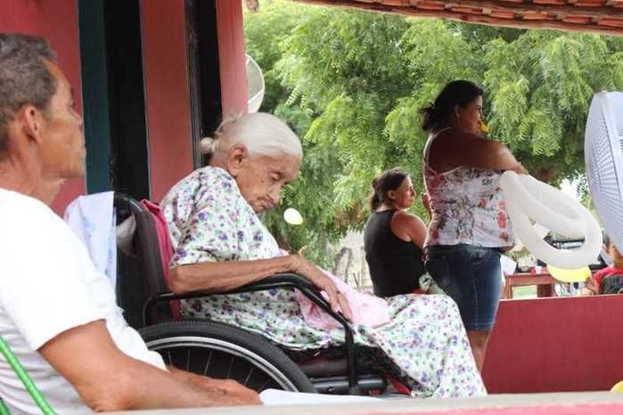 Senhora completa 100 anos e recebe homenagem surpresa família em São João do Arraial - Imagem 21