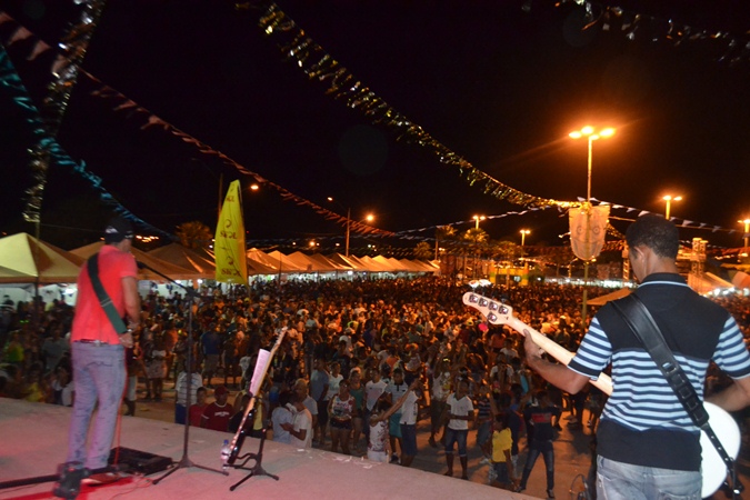 Multidão prestigia o encerramento do Carnaval em Campo Maior - Imagem 2