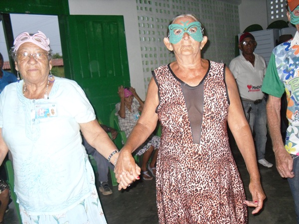 Idosos de Pimenteiras ganham baile de carnaval  - Imagem 4