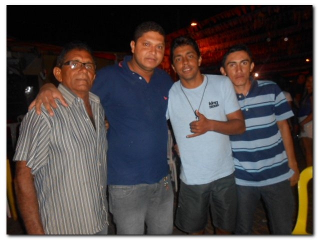 Terceira noite de Carnaval em Inhuma atrai muitos foliões - Imagem 14