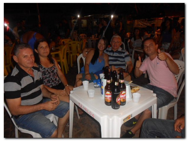Terceira noite de Carnaval em Inhuma atrai muitos foliões - Imagem 13