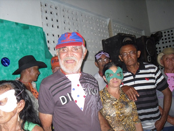 Idosos de Pimenteiras ganham baile de carnaval  - Imagem 12